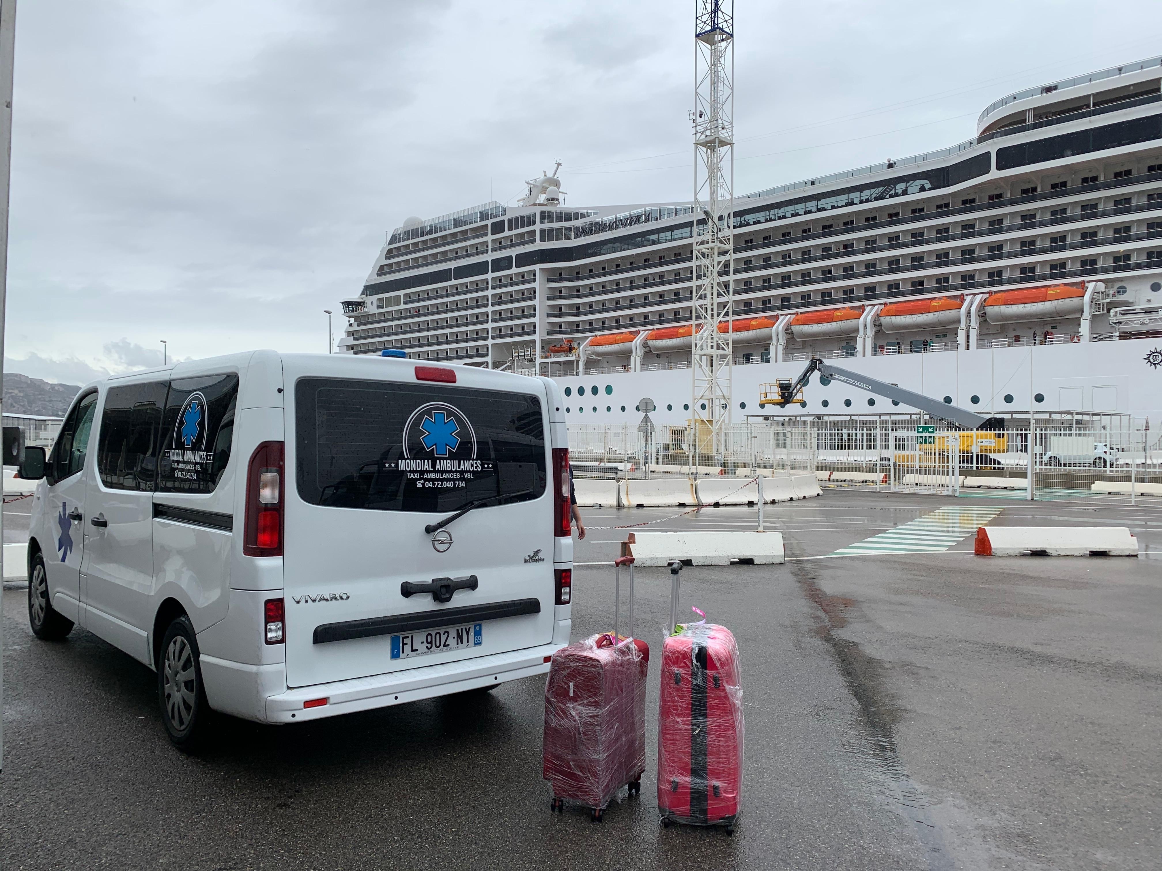 VSL Mondial Ambulances au port de Marseille pour rapatriement croisière